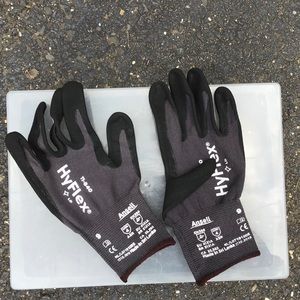 Hyflex grip gloves black and gray Medium